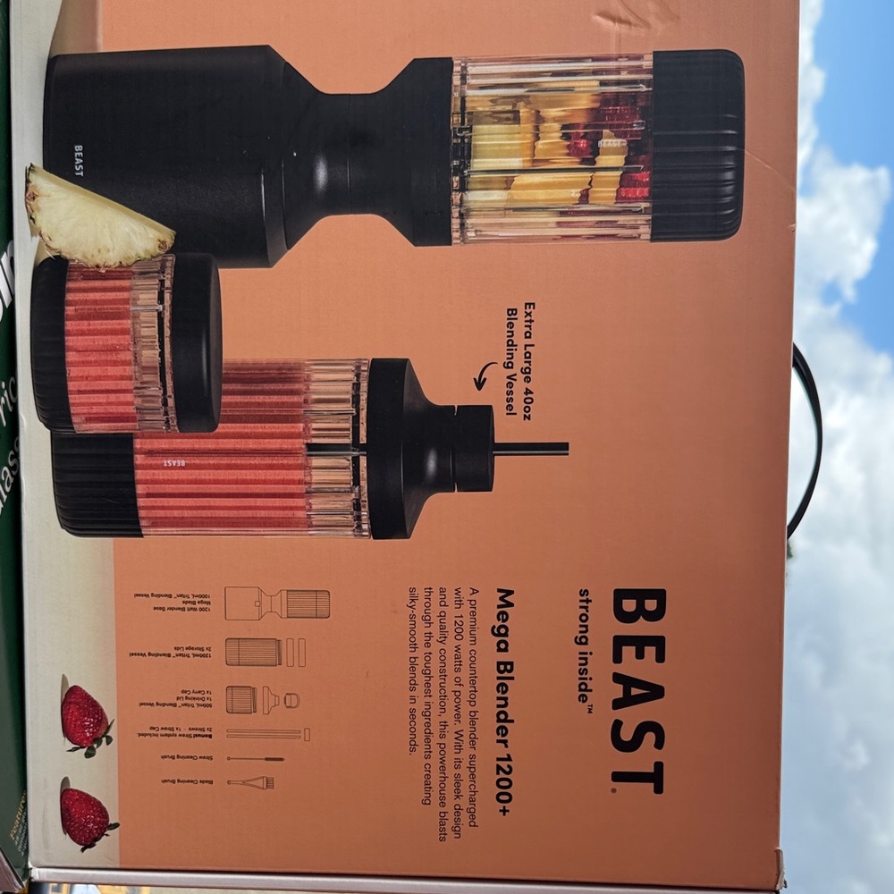 Mega Blender 1200+ in Black